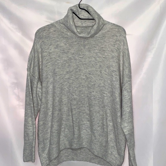 Vince Camuto Light Gray Cowl Neck Sweater Wo size Medium  OVERSIZED SOFT CLEAN - Picture 1 of 9